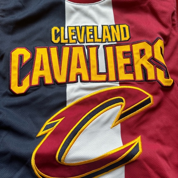 Cleveland cavaliers jersey - Picture 2 of 4